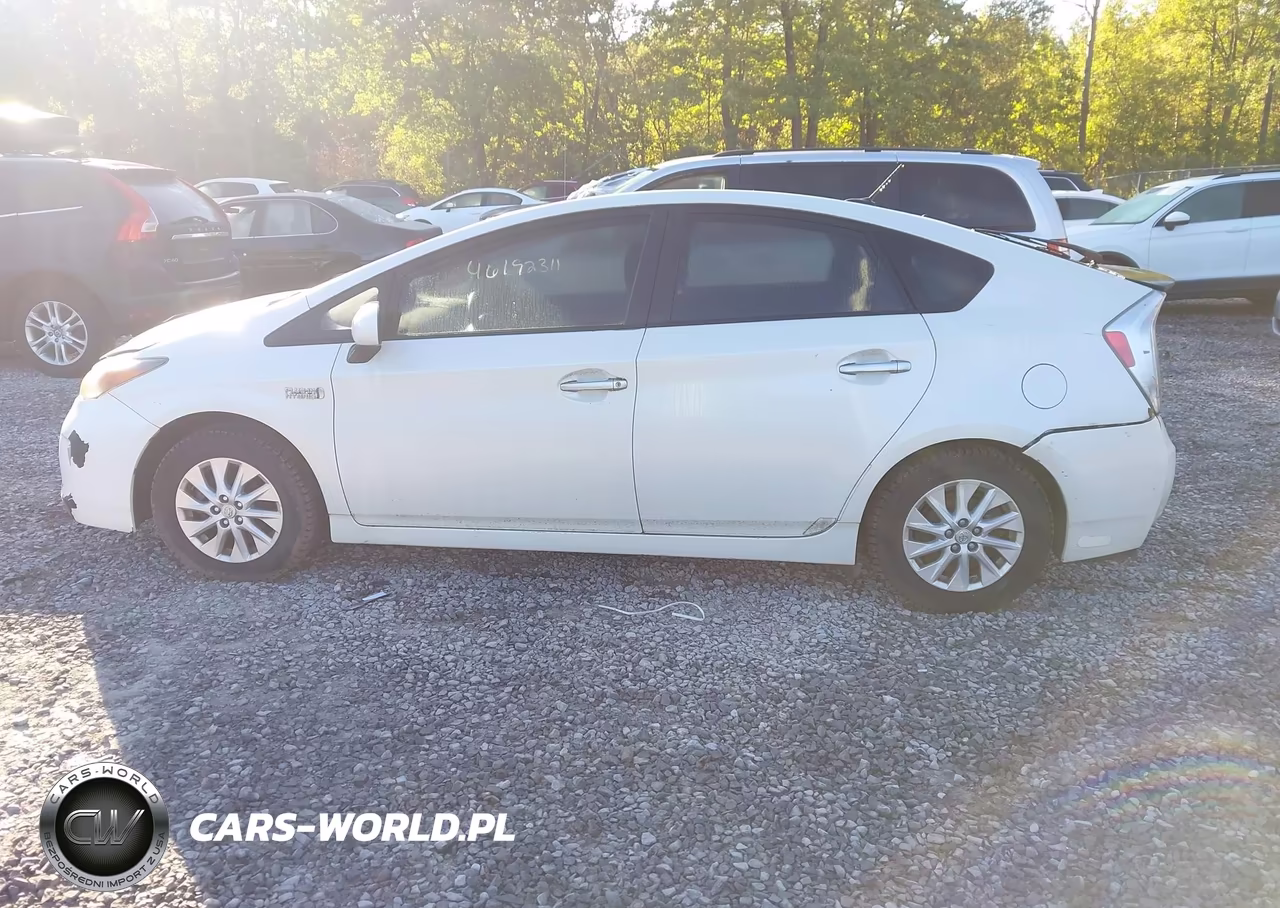 2013 Toyota Prius Plug-In VIN:JTDKN3DP4D3046258 - 14