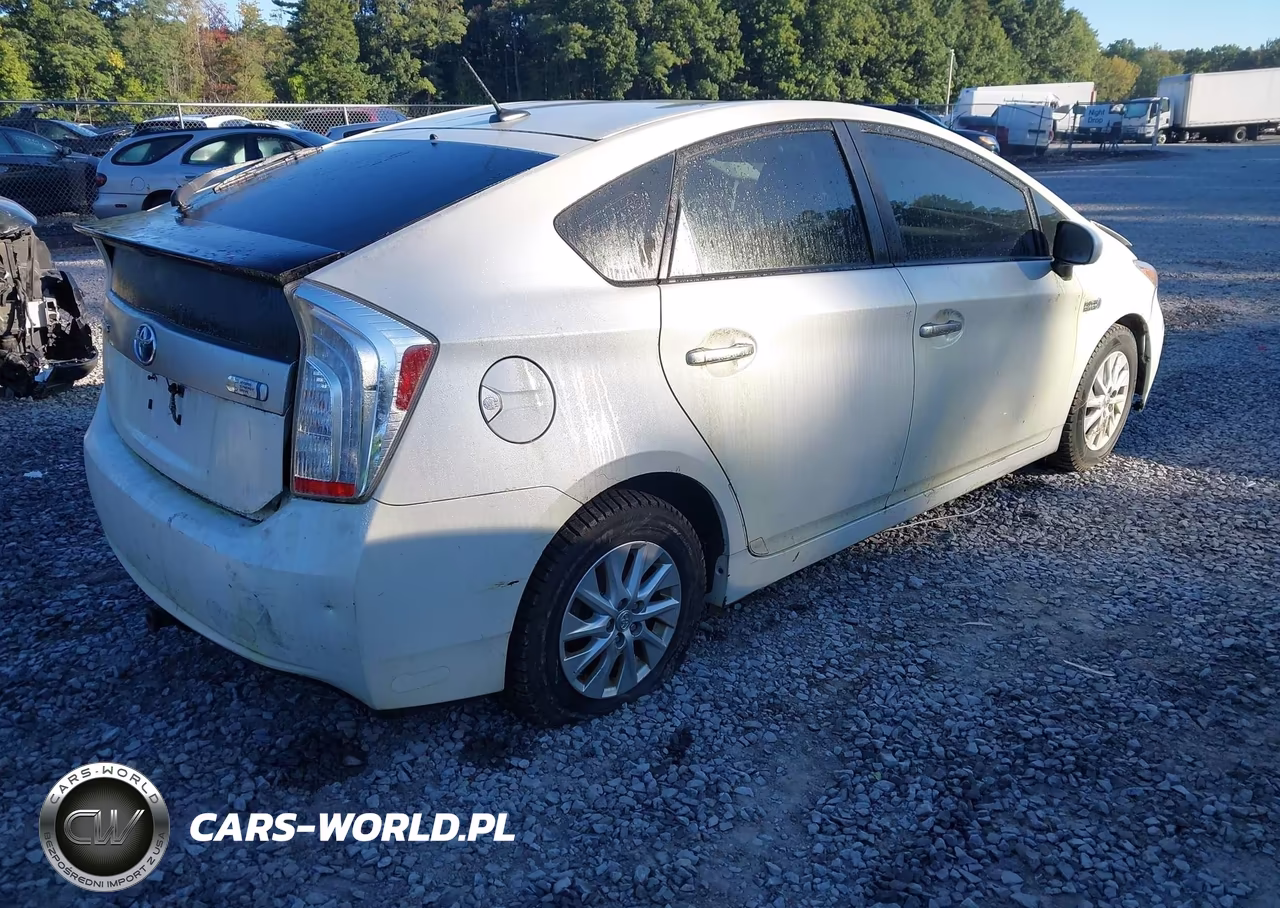2013 Toyota Prius Plug-In VIN:JTDKN3DP4D3046258 - 4