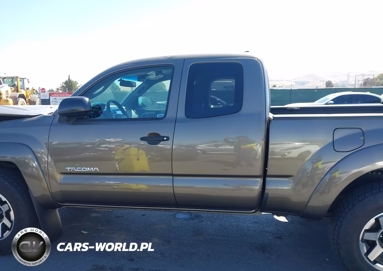 2015 Toyota Tacoma Prerunner V6 VIN:5TFTU4GN8FX084417 - 15