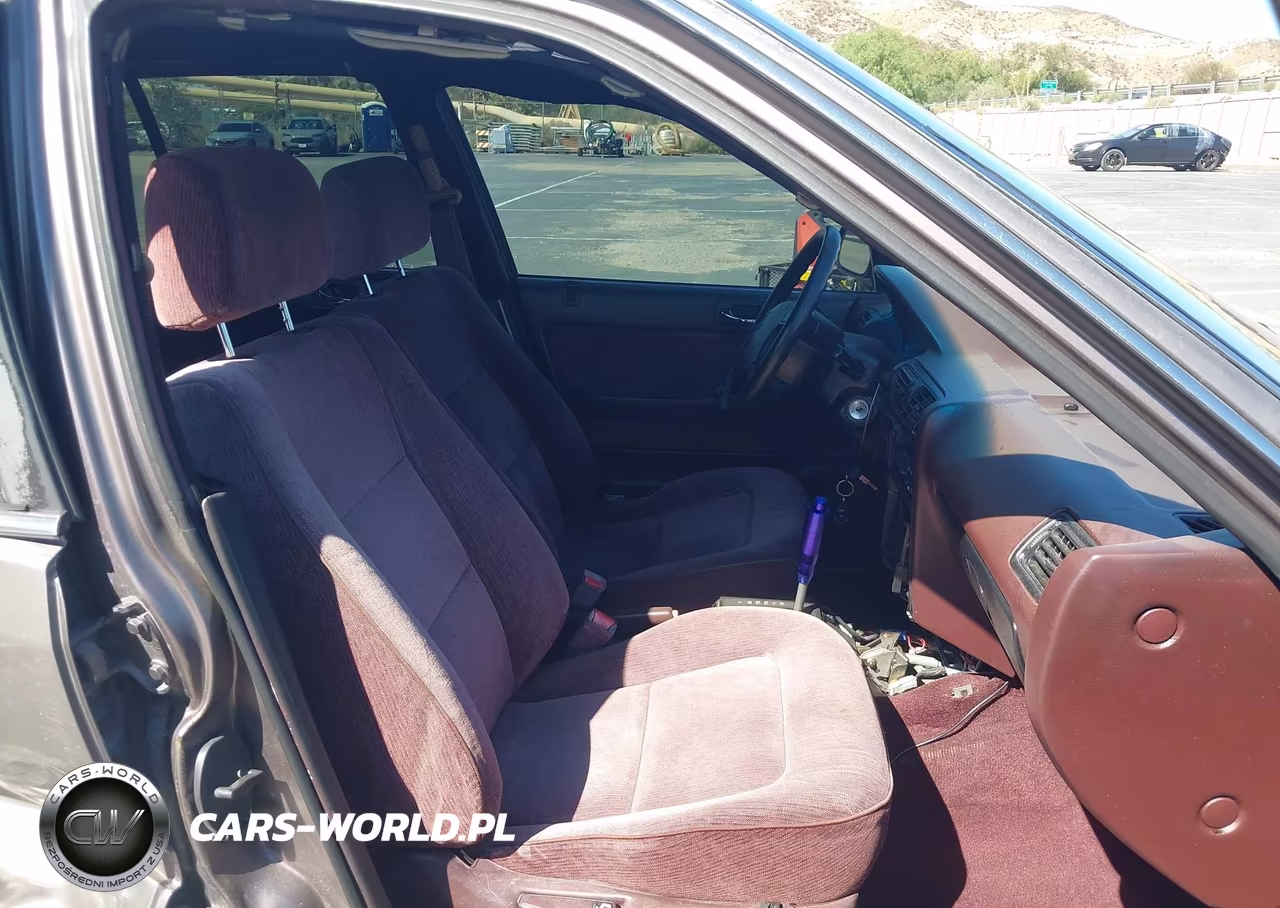 1993 Honda Accord Lx VIN:JHMCB7650PC014667 - 5