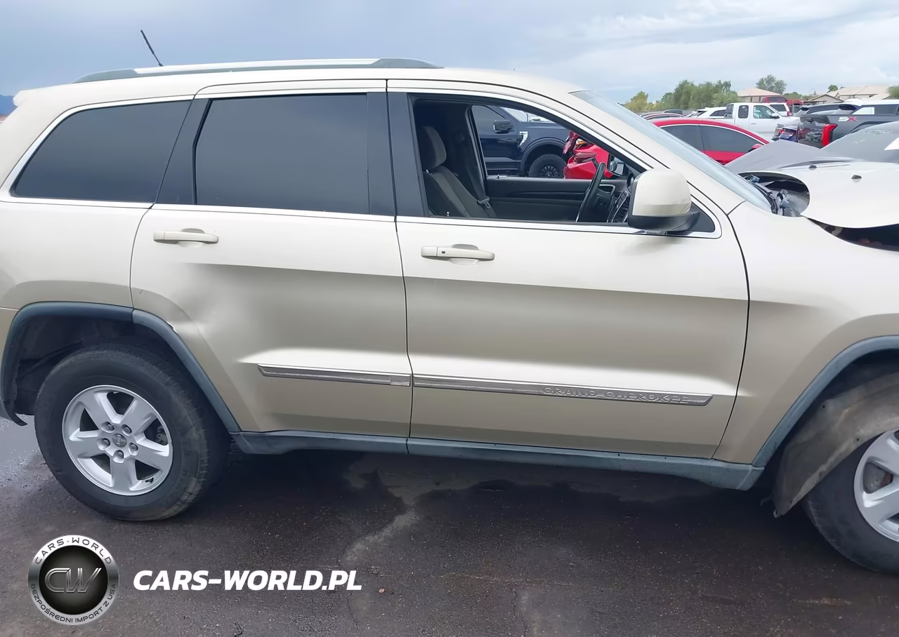 2012 Jeep Grand Cherokee Laredo VIN:1C4RJEAGXCC195041 - 12