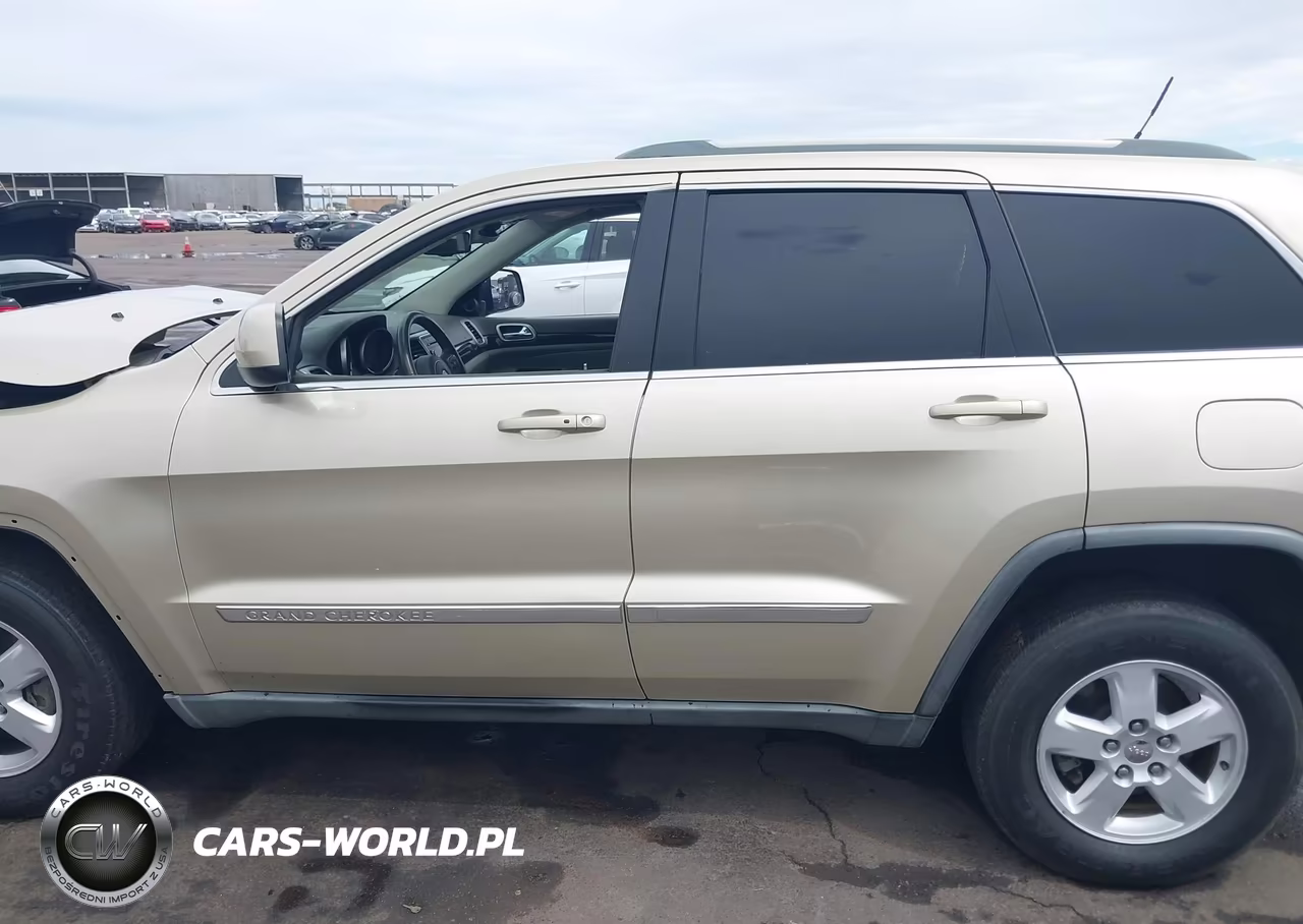 2012 Jeep Grand Cherokee Laredo VIN:1C4RJEAGXCC195041 - 13