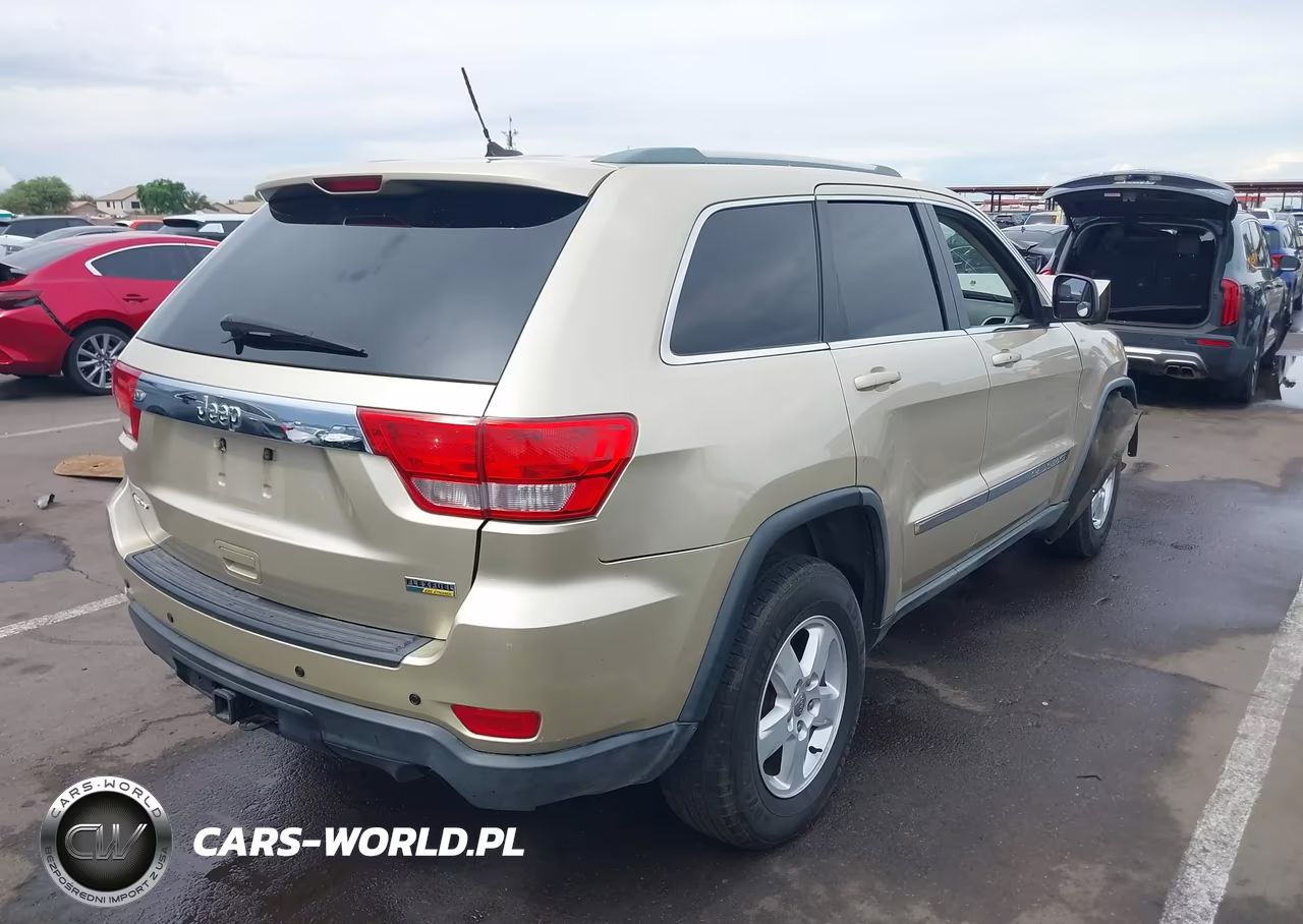 2012 Jeep Grand Cherokee Laredo VIN:1C4RJEAGXCC195041 - 4