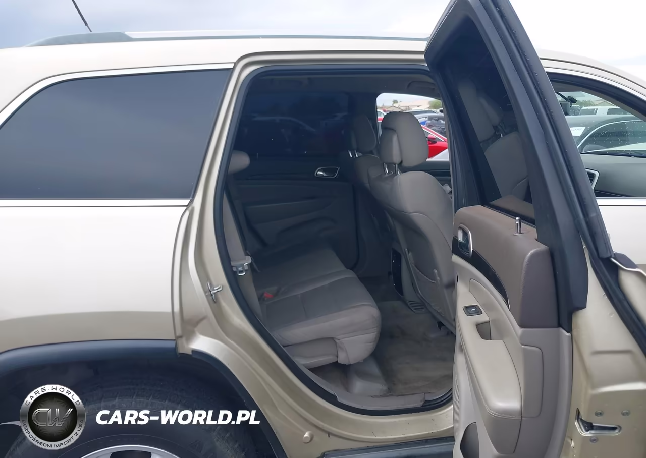 2012 Jeep Grand Cherokee Laredo VIN:1C4RJEAGXCC195041 - 8