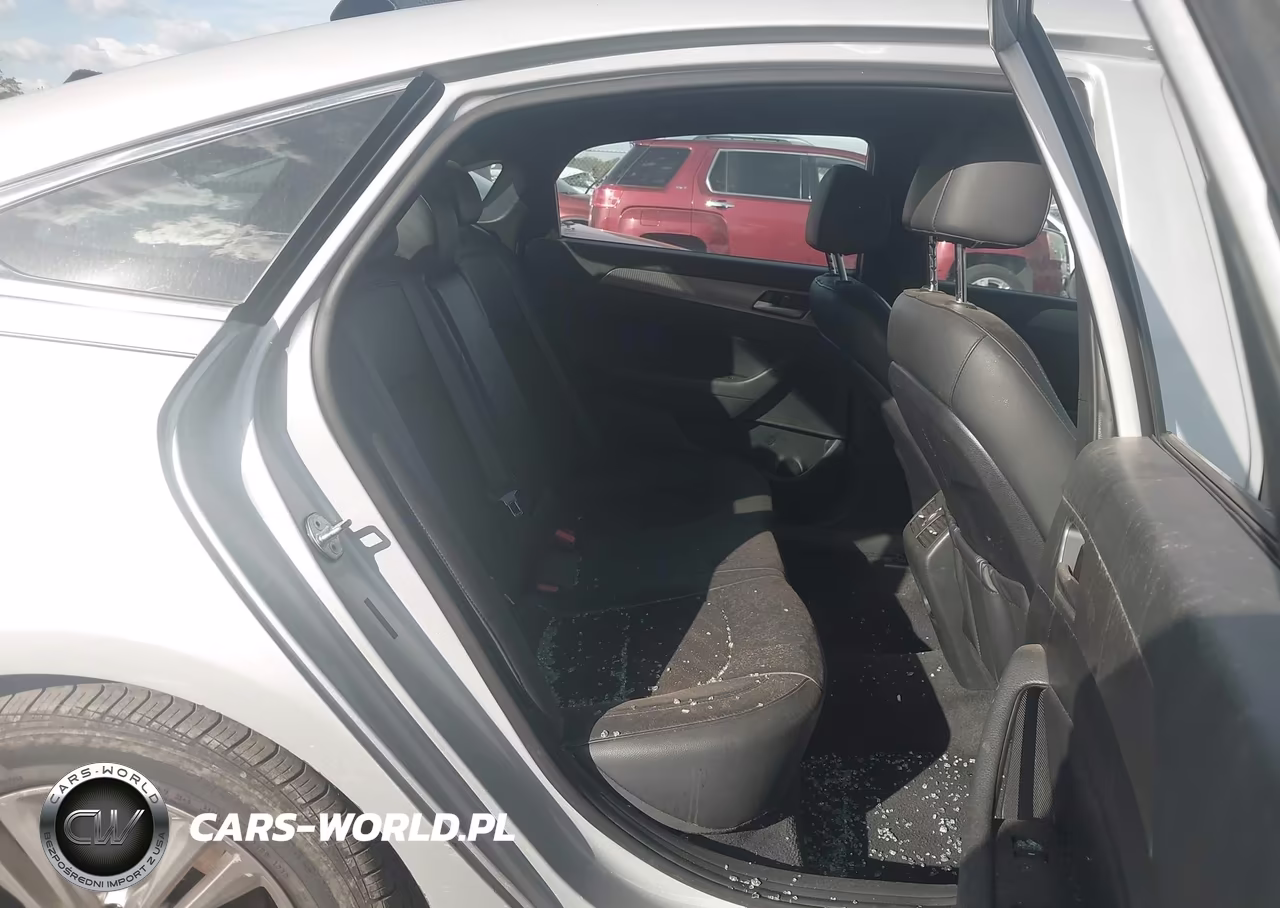 2019 Hyundai Sonata Sport VIN:5NPE34AF7KH817298 - 8