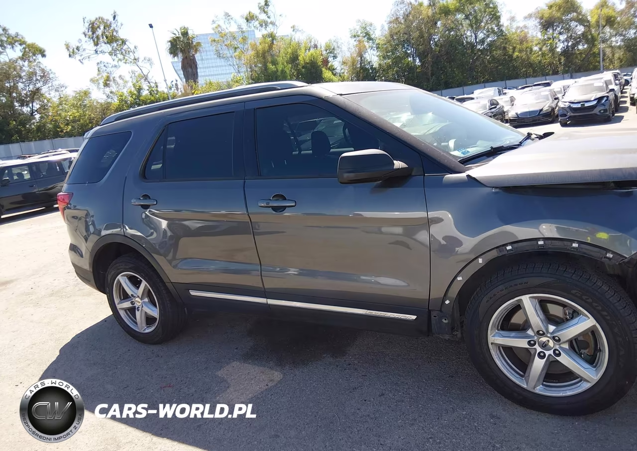 2019 Ford Explorer Xlt VIN:1FM5K7D87KGA46813 - 14