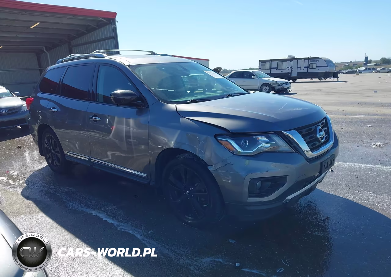 2017 Nissan Pathfinder Platinum – zdjęcie 1 z 17