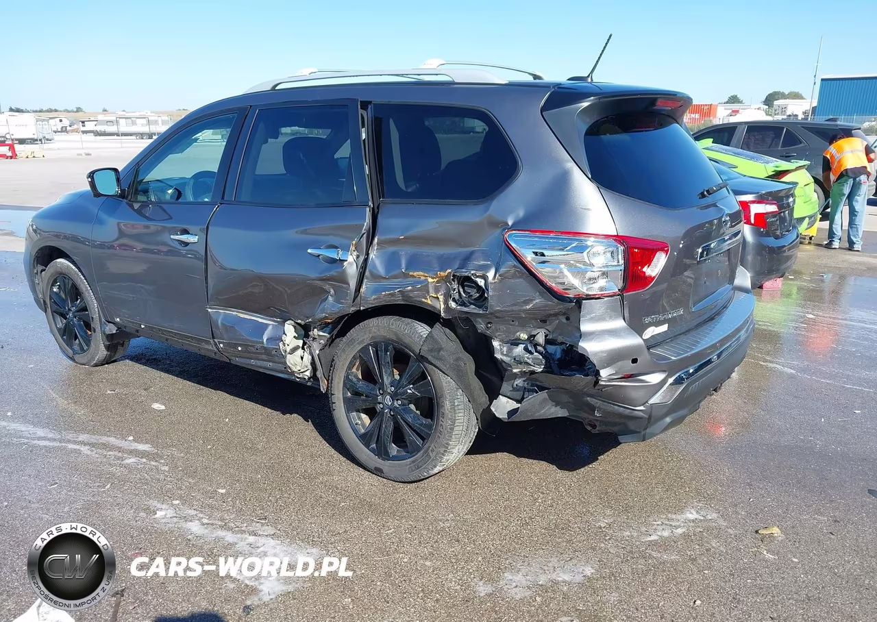 2017 Nissan Pathfinder Platinum VIN:5N1DR2MM8HC669493 - 3