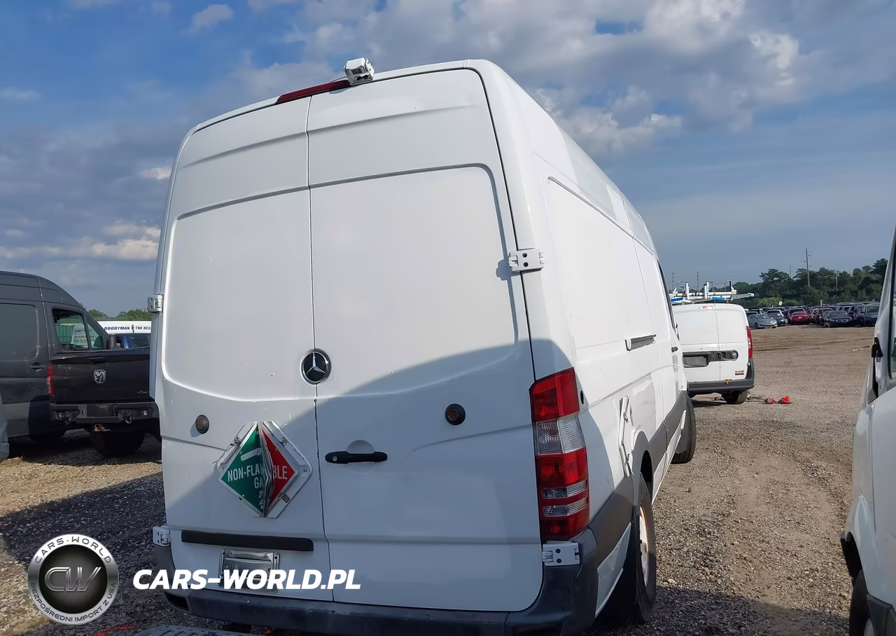 2012 Mercedes-Benz Sprinter 2500 Ext-High Roof VIN:WD3PE8CB3C5672339 - 4