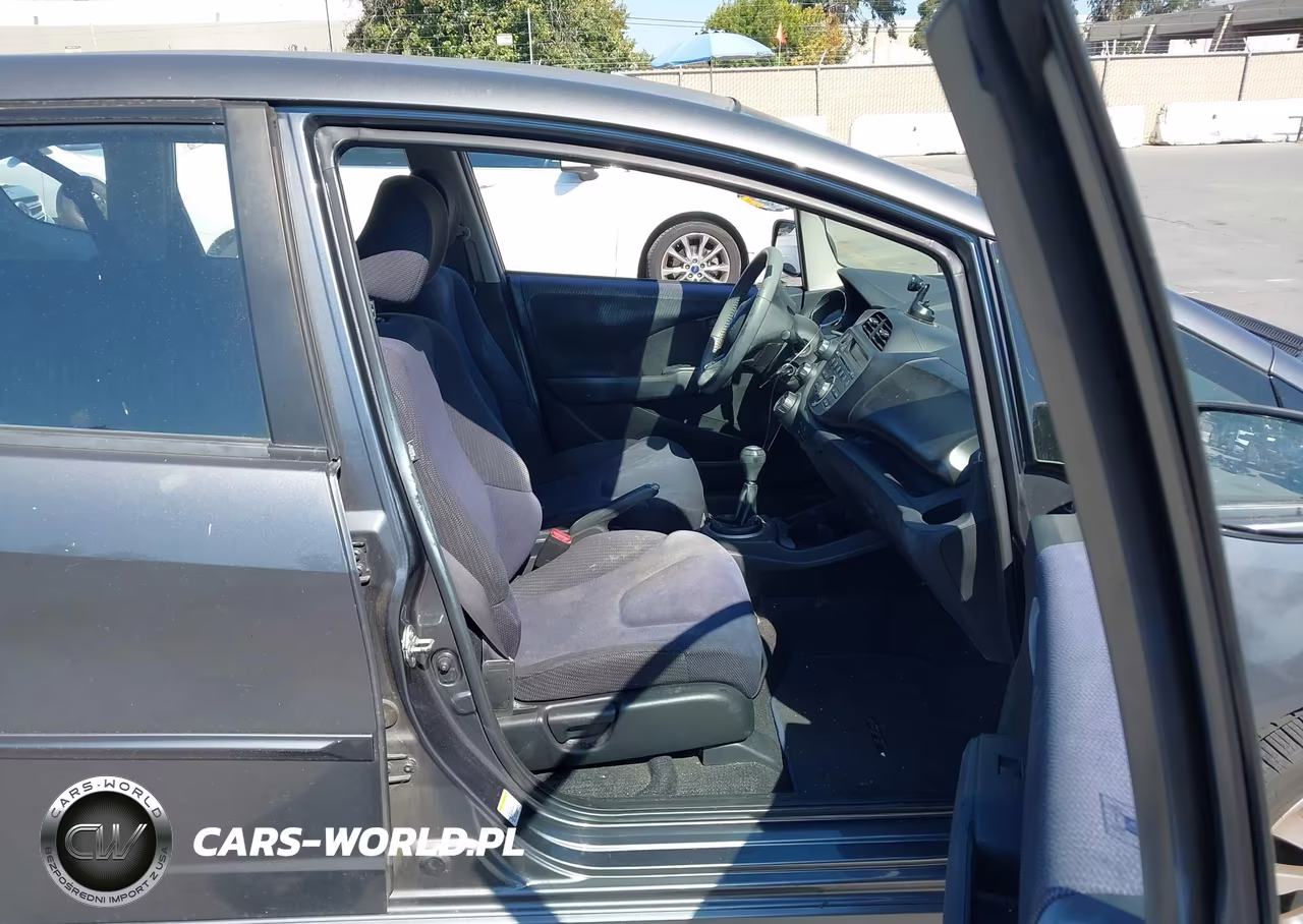 2013 Honda Fit Sport VIN:JHMGE8G5XDC016399 - 5