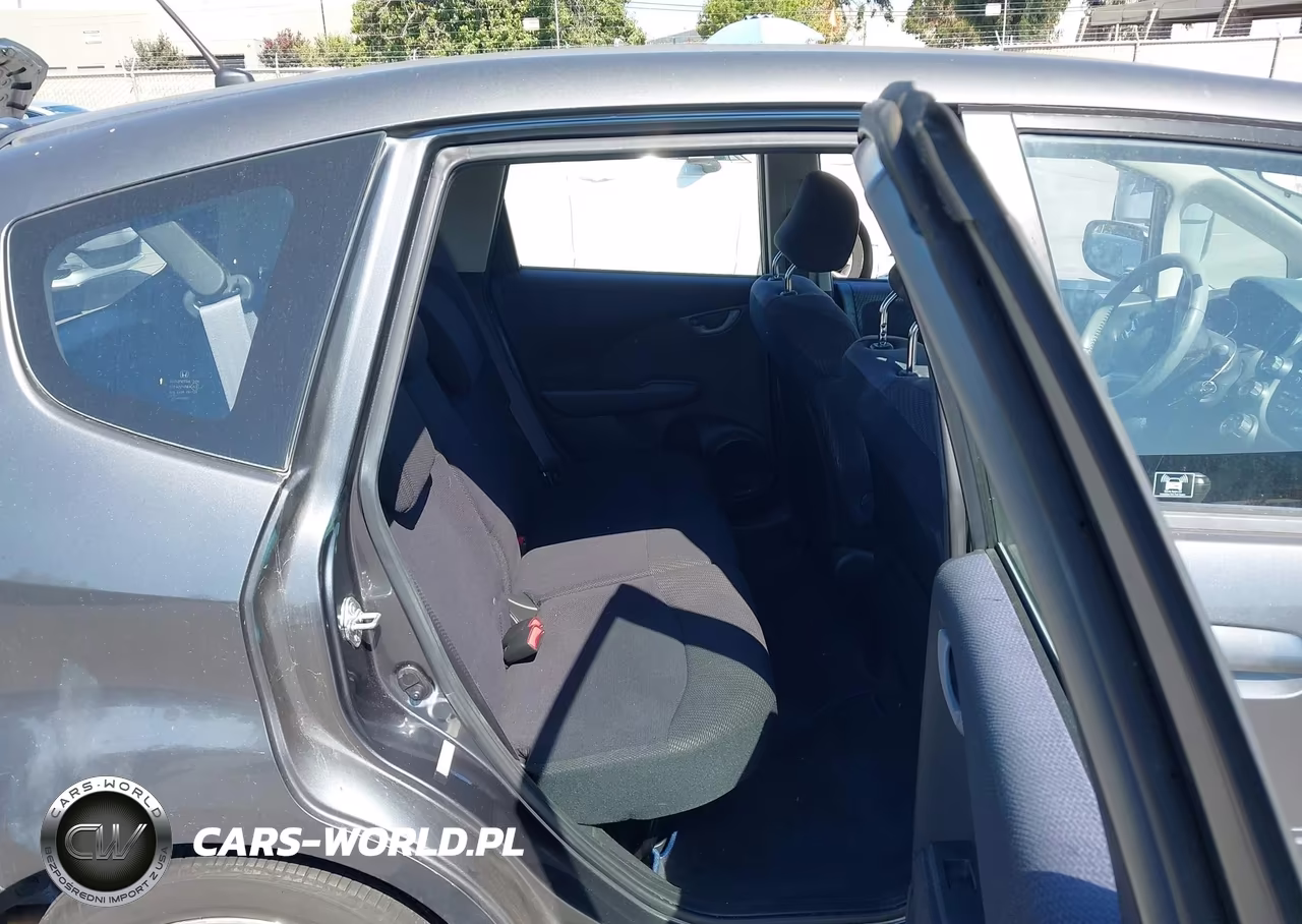 2013 Honda Fit Sport VIN:JHMGE8G5XDC016399 - 8