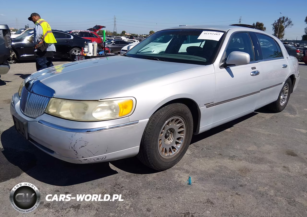 2001 Lincoln Town Car Cartier VIN:1LNHM85W51Y707158 - 2