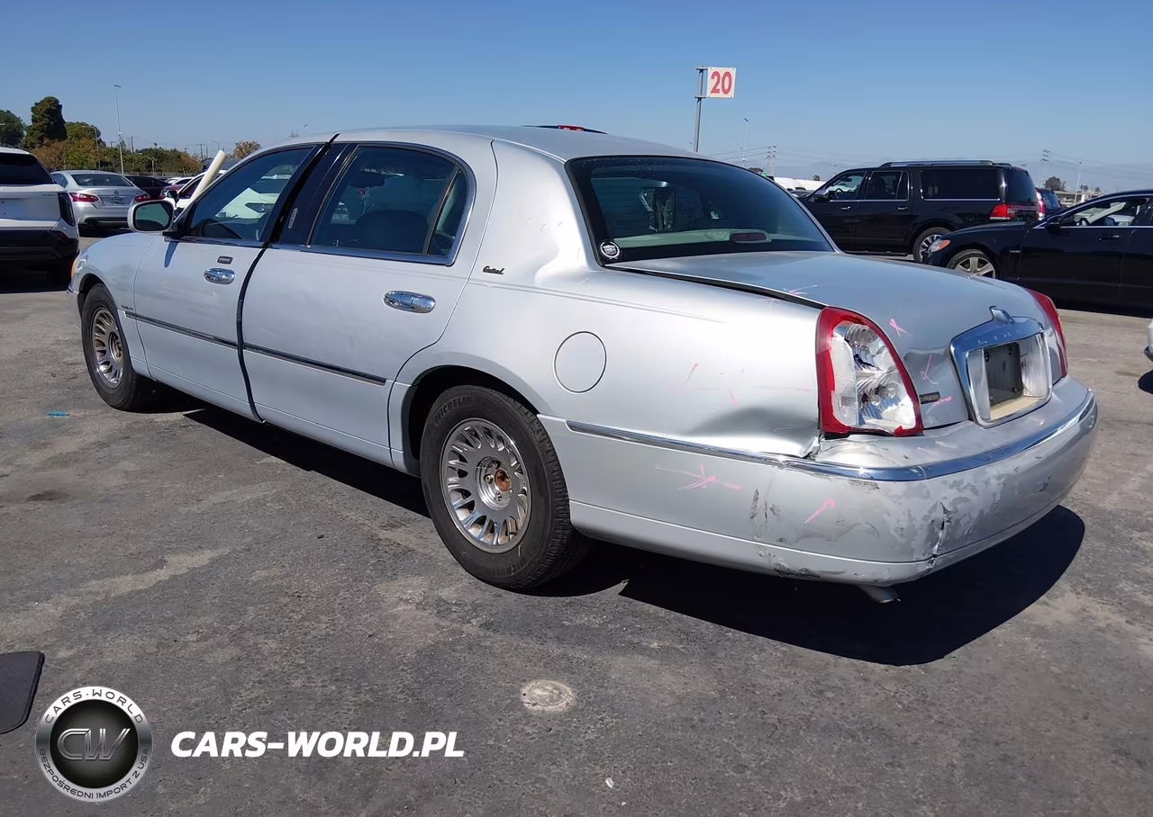 2001 Lincoln Town Car Cartier VIN:1LNHM85W51Y707158 - 3