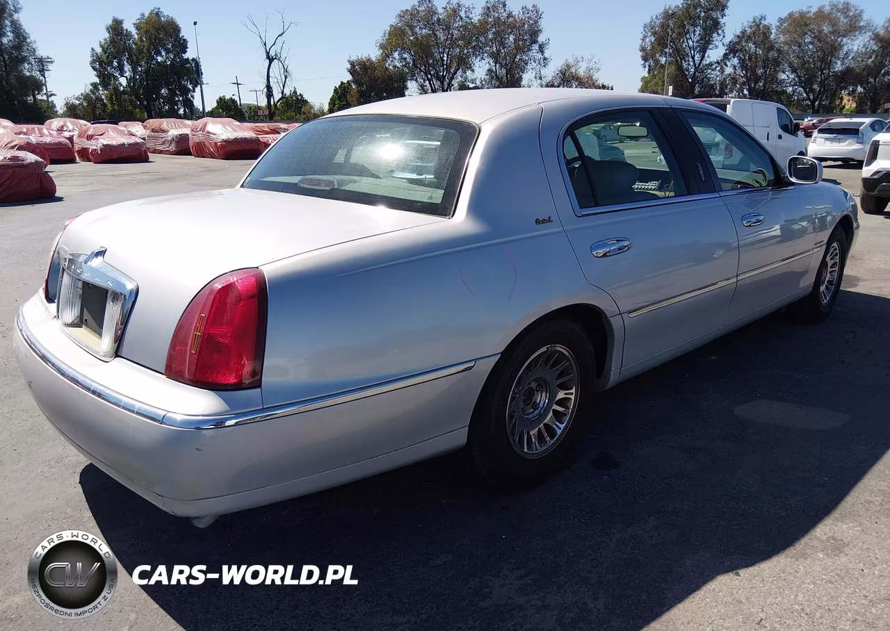 2001 Lincoln Town Car Cartier VIN:1LNHM85W51Y707158 - 4