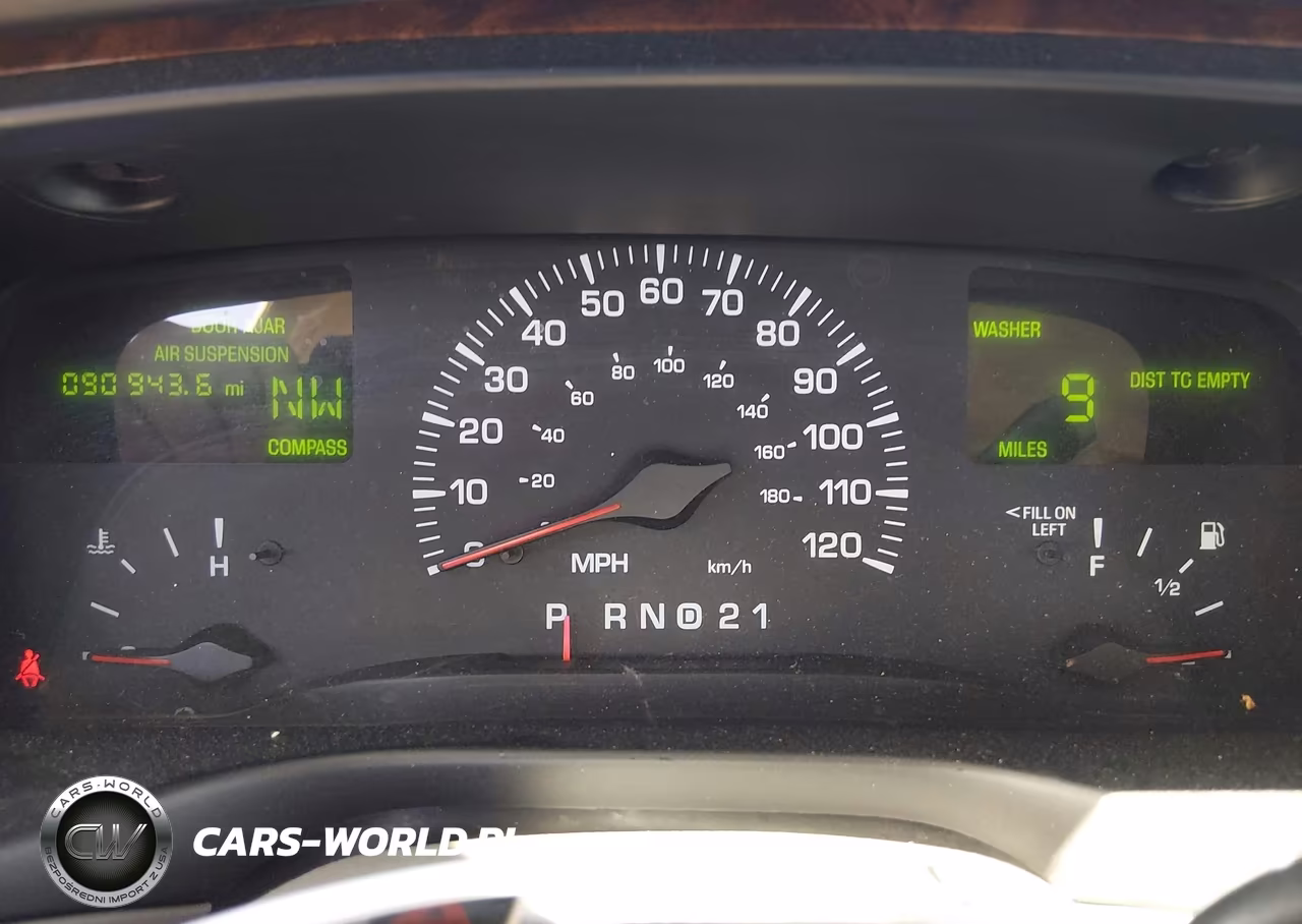 2001 Lincoln Town Car Cartier VIN:1LNHM85W51Y707158 - 7