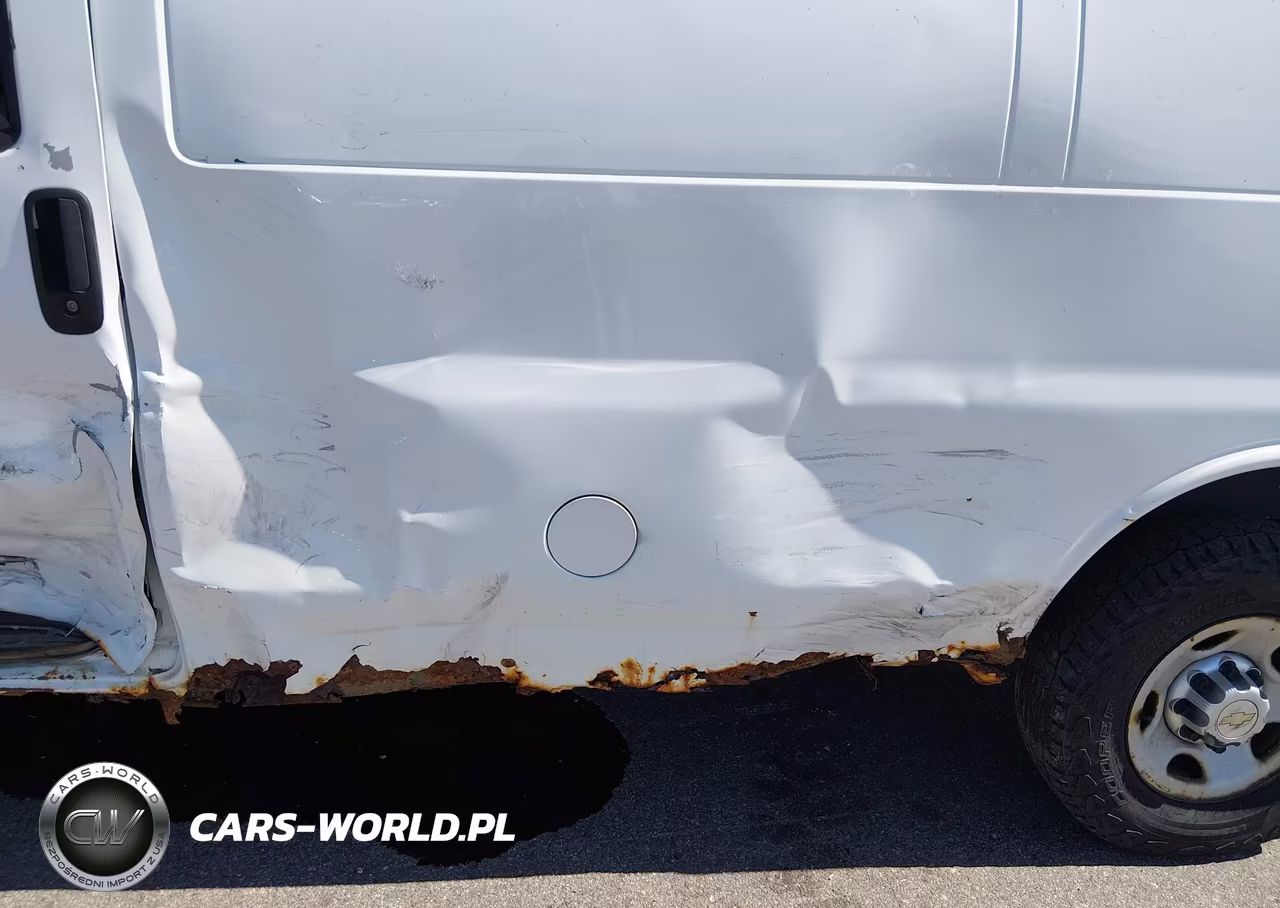 2011 Chevrolet Express 2500 Work Van VIN:1GCWGFFA9B1129764 - 13