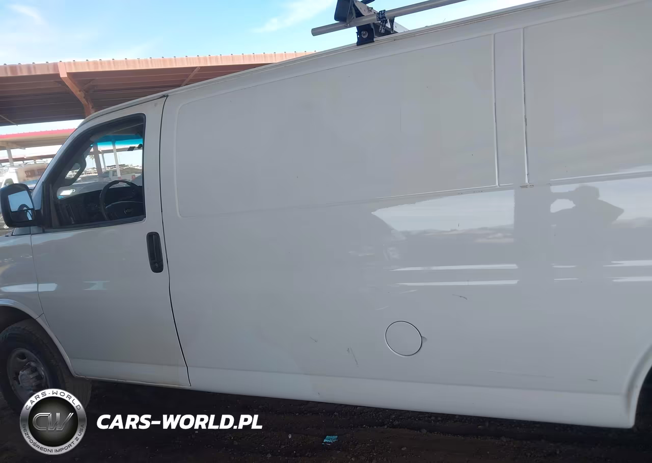 2017 Chevrolet Express 2500 Work Van VIN:1GCWGBFFXH1110993 - 14