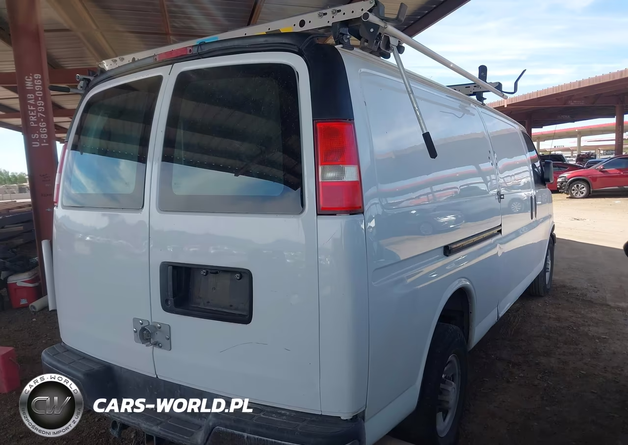 2017 Chevrolet Express 2500 Work Van VIN:1GCWGBFFXH1110993 - 4