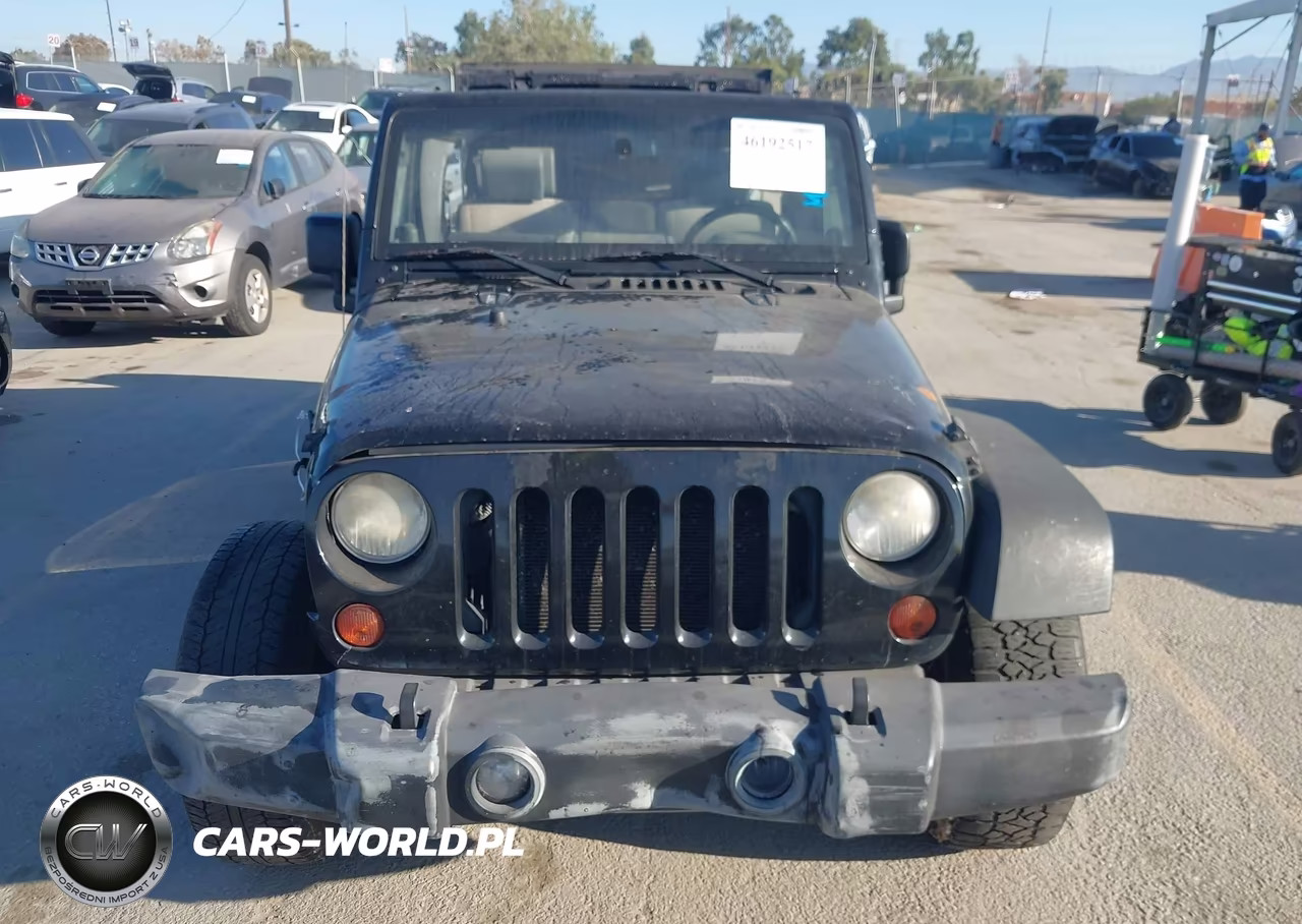 2010 Jeep Wrangler Unlimited Sport VIN:1J4BB3H12AL201121 - 12