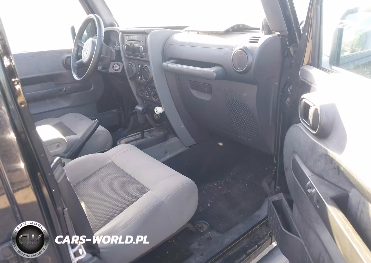2010 Jeep Wrangler Unlimited Sport VIN:1J4BB3H12AL201121 - 5