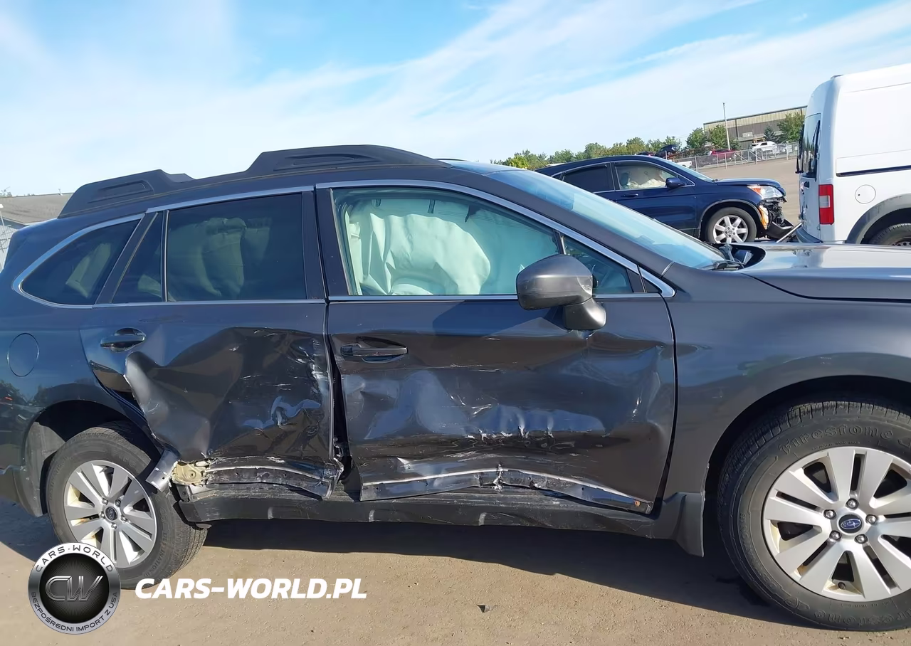 2018 Subaru Outback 2.5I Premium VIN:4S4BSACC4J3355716 - 13