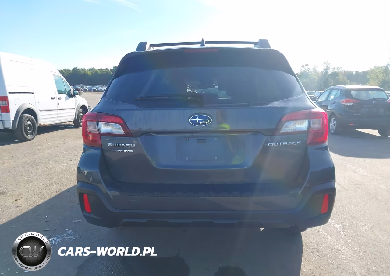 2018 Subaru Outback 2.5I Premium VIN:4S4BSACC4J3355716 - 16