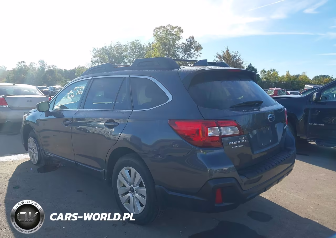 2018 Subaru Outback 2.5I Premium VIN:4S4BSACC4J3355716 - 3