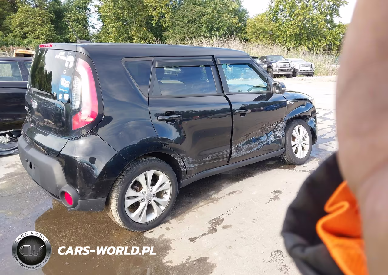 2014 Kia Soul + VIN:KNDJP3A50E7072682 - 4