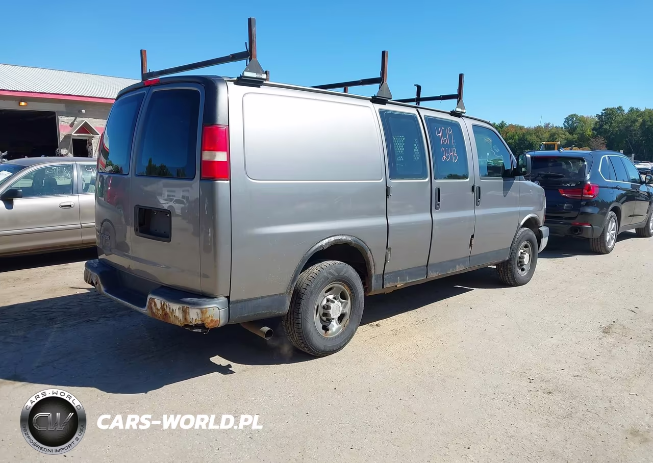 2008 Chevrolet Express Work Van VIN:1GCGG25C081137907 - 4