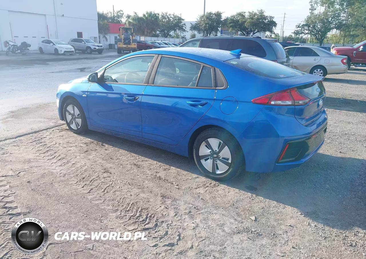 2018 Hyundai Ioniq Hybrid Blue VIN:KMHC65LC2JU091860 - 3