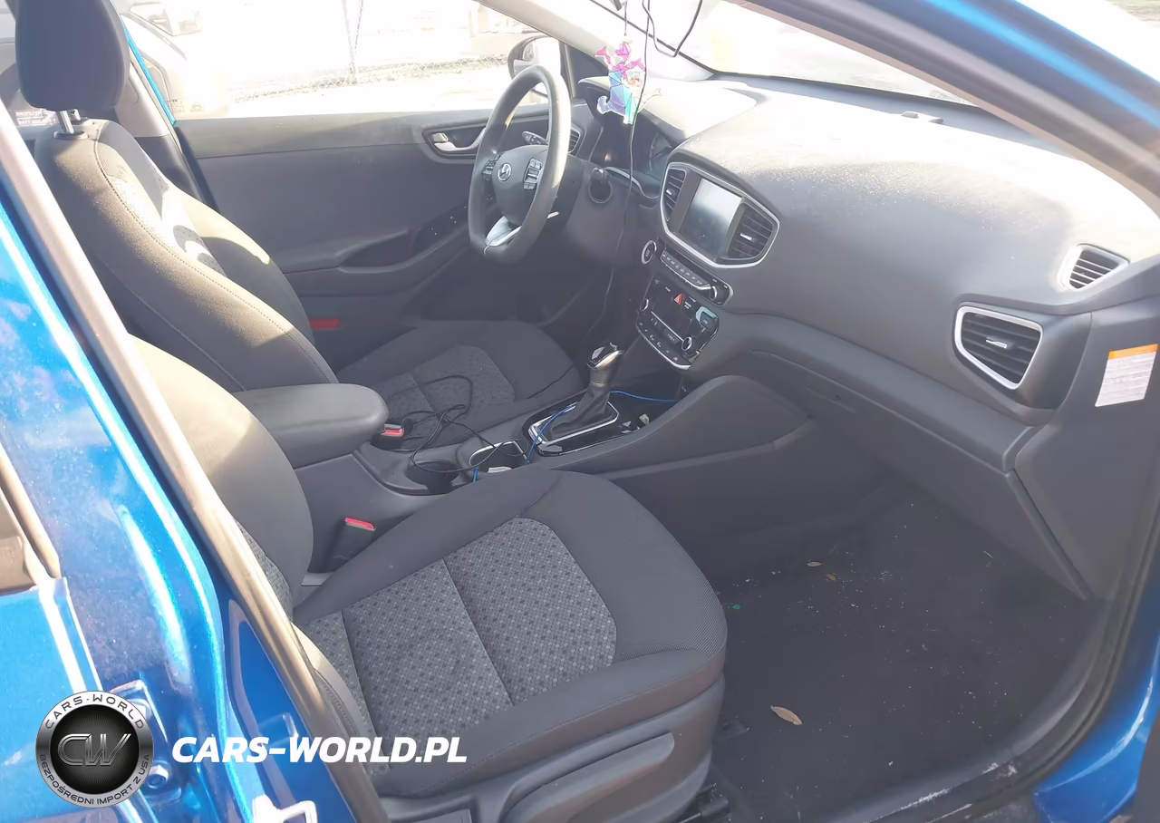 2018 Hyundai Ioniq Hybrid Blue VIN:KMHC65LC2JU091860 - 5