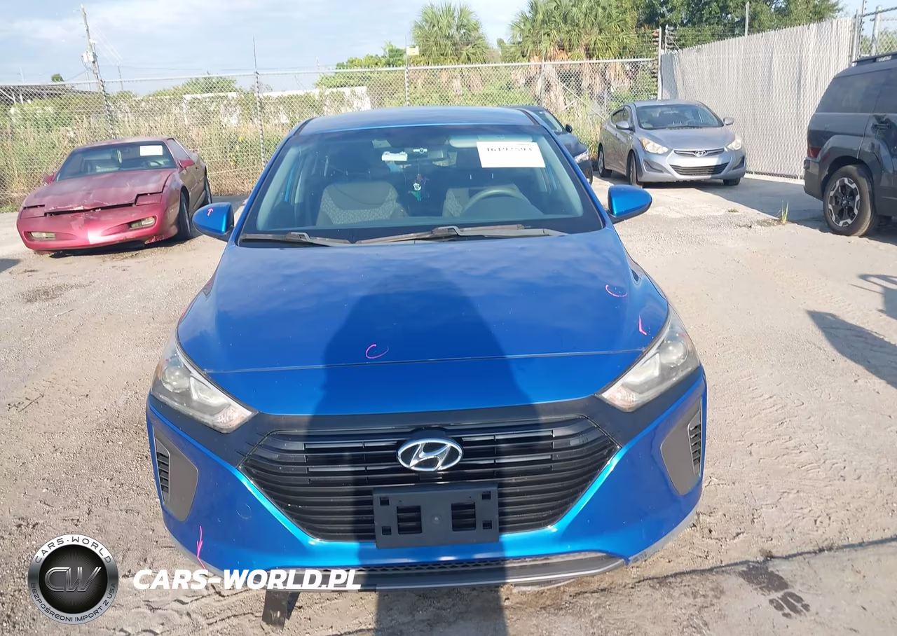 2018 Hyundai Ioniq Hybrid Blue VIN:KMHC65LC2JU091860 - 6