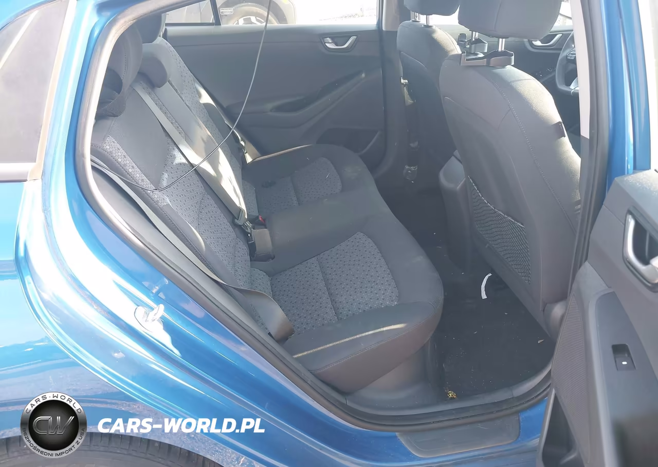 2018 Hyundai Ioniq Hybrid Blue VIN:KMHC65LC2JU091860 - 8