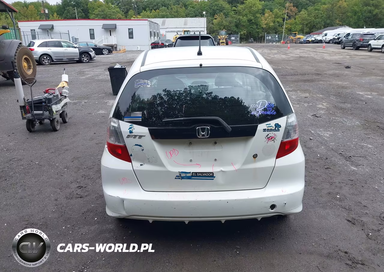 2009 Honda Fit VIN:JHMGE88239S049679 - 17