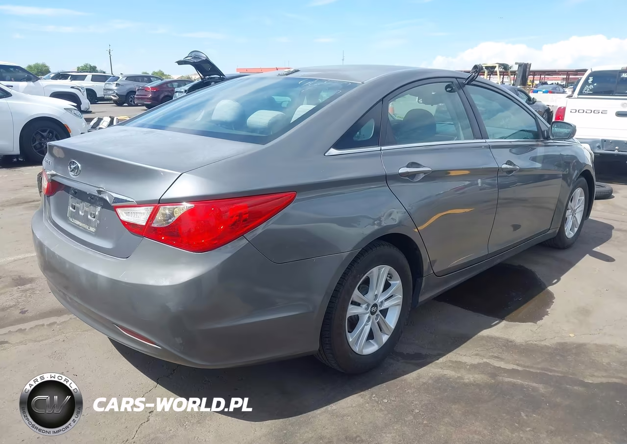 2013 Hyundai Sonata Gls VIN:5NPEB4AC9DH661020 - 4