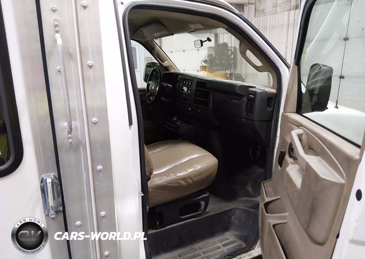 2016 Chevrolet Express Cutaway 3500 VIN:1GB0GRFGXG1274206 - 5