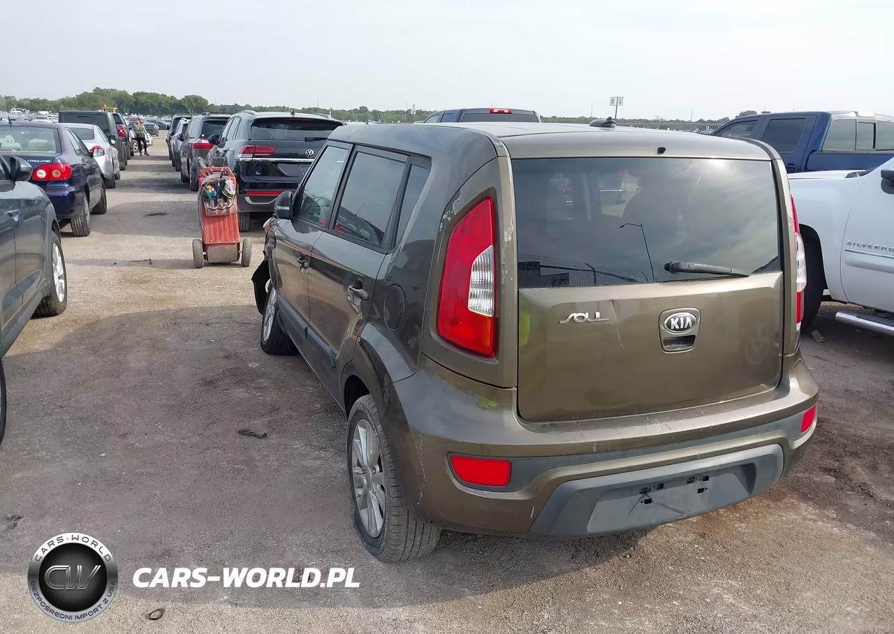 2013 Kia Soul + VIN:KNDJT2A62D7484258 - 3