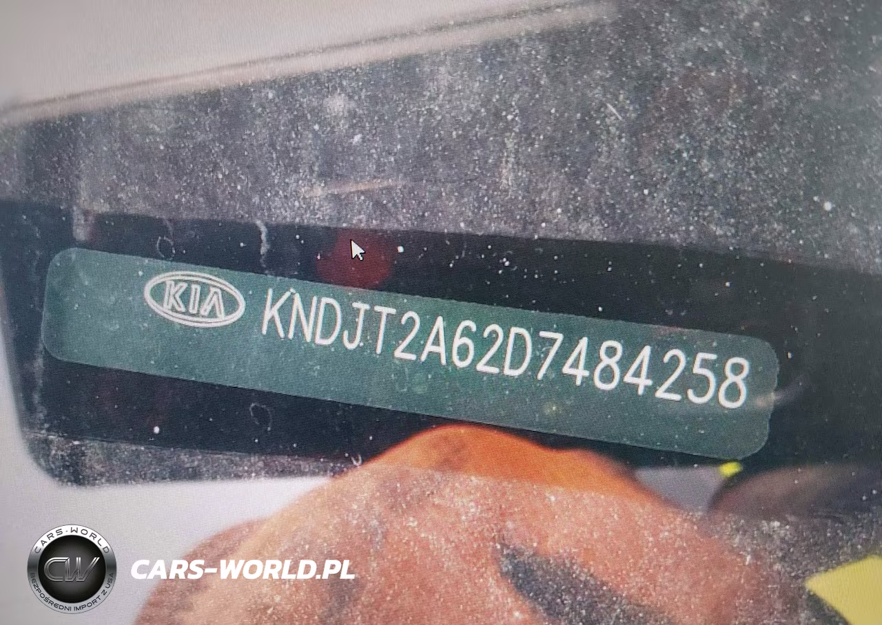 2013 Kia Soul + VIN:KNDJT2A62D7484258 - 9