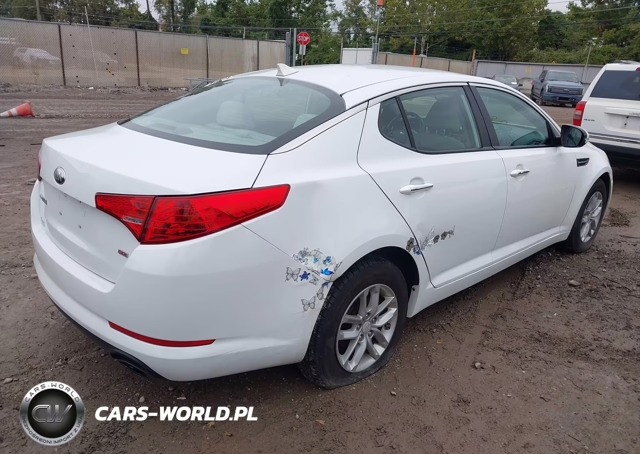 2013 Kia Optima Lx VIN:5XXGM4A73DG242128 - 4