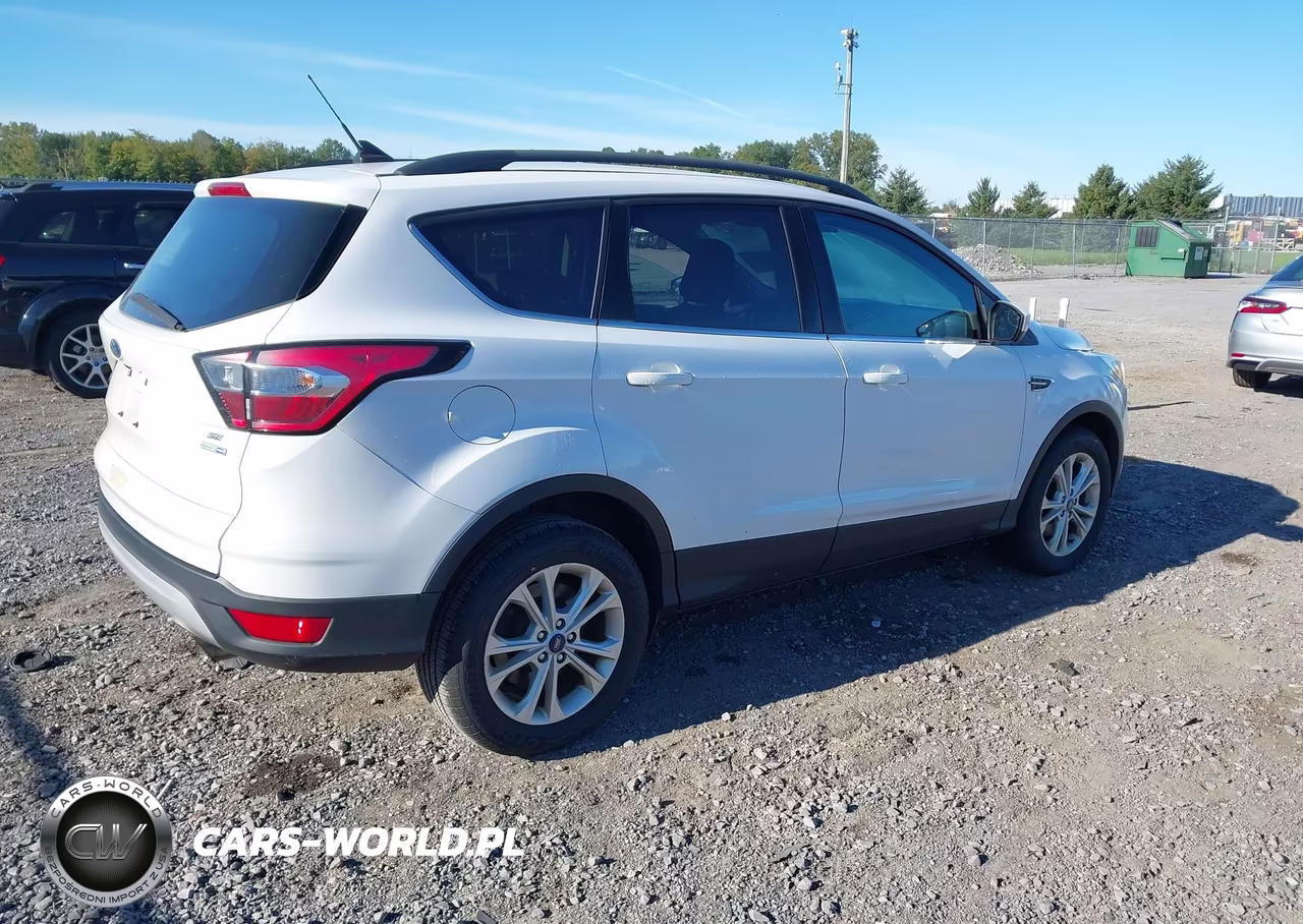 2018 Ford Escape Se VIN:1FMCU9GD6JUC84142 - 4