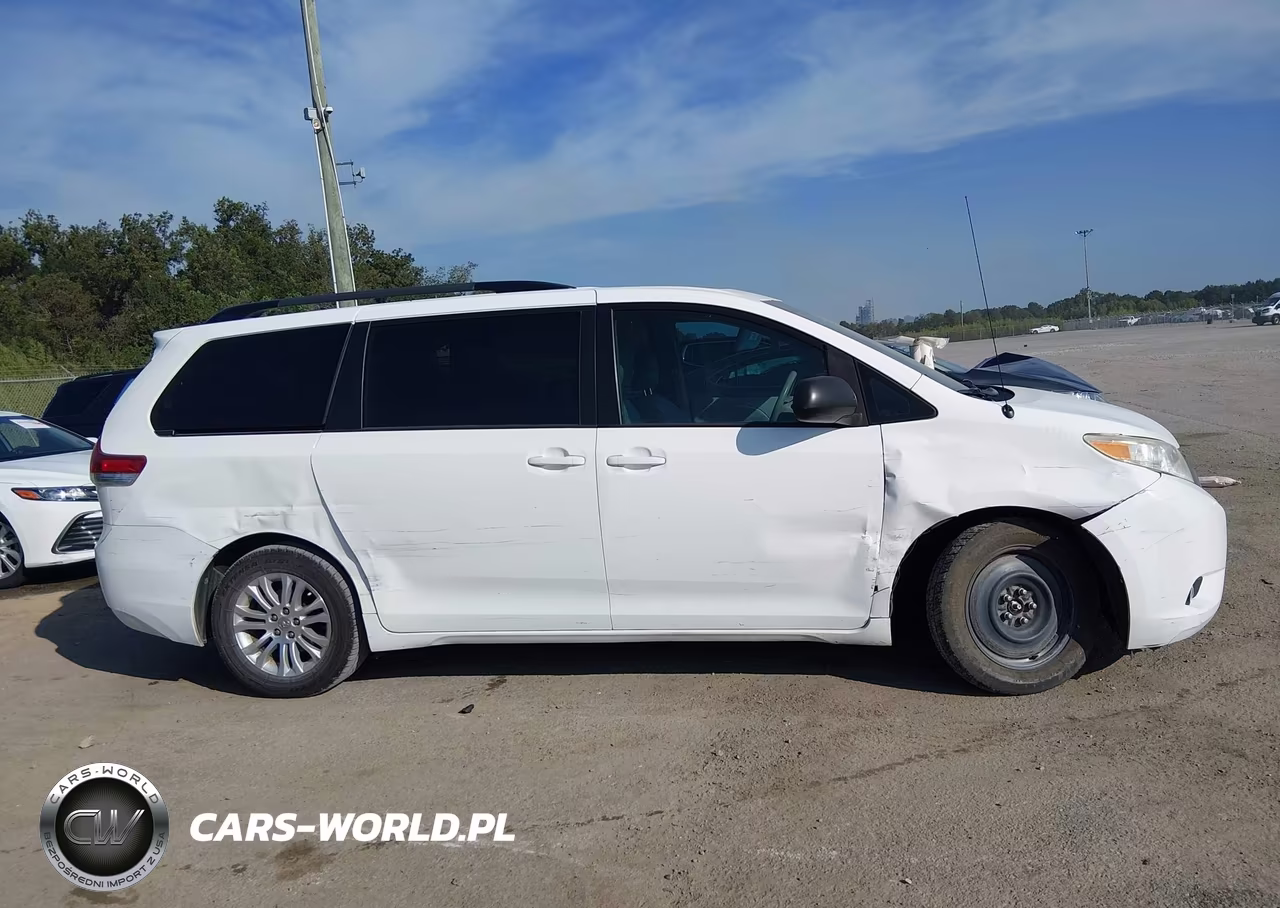 2011 Toyota Sienna Xle V6 VIN:5TDYK3DCXBS077476 - 13