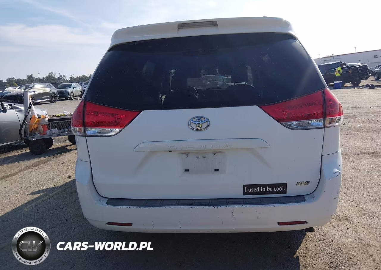 2011 Toyota Sienna Xle V6 VIN:5TDYK3DCXBS077476 - 16