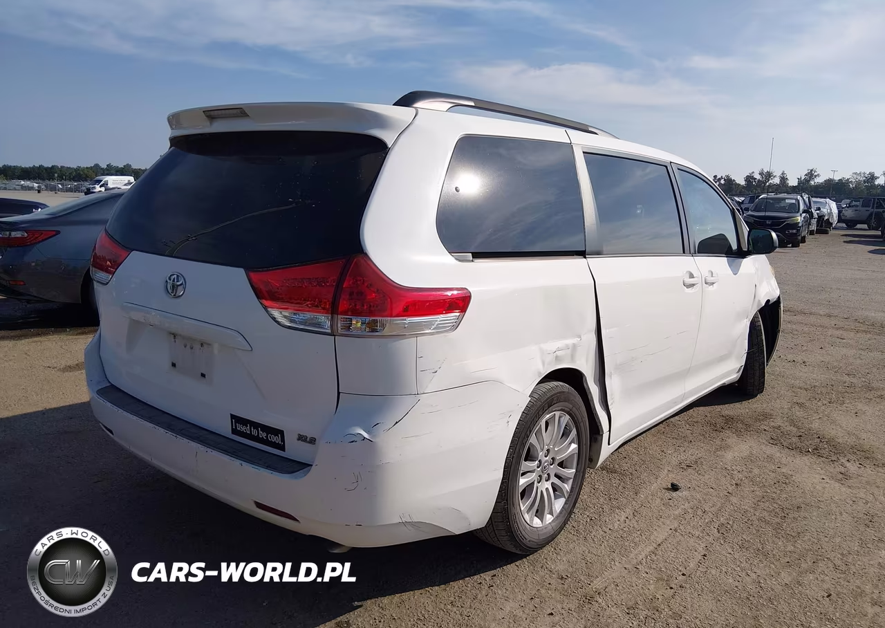 2011 Toyota Sienna Xle V6 VIN:5TDYK3DCXBS077476 - 4