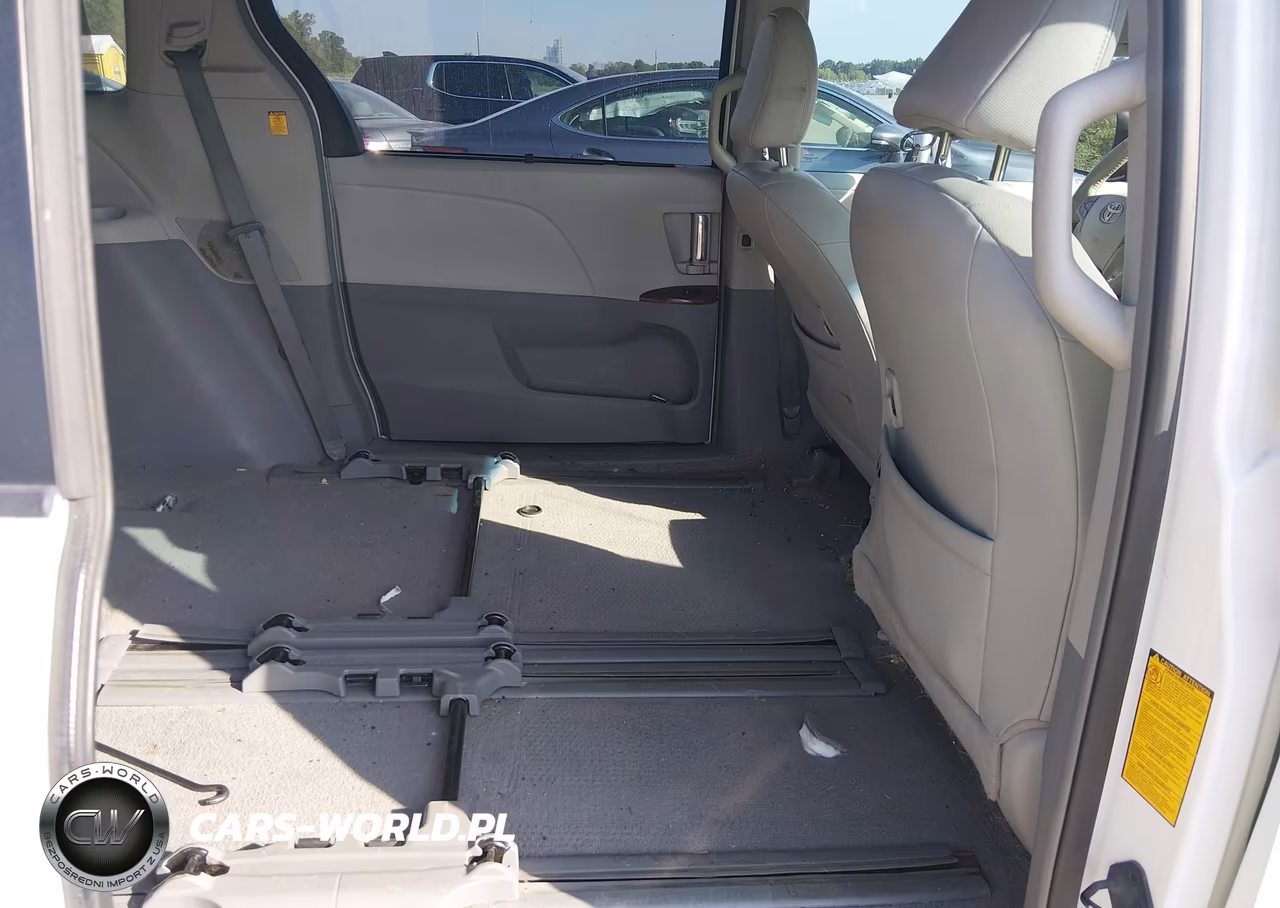 2011 Toyota Sienna Xle V6 VIN:5TDYK3DCXBS077476 - 8