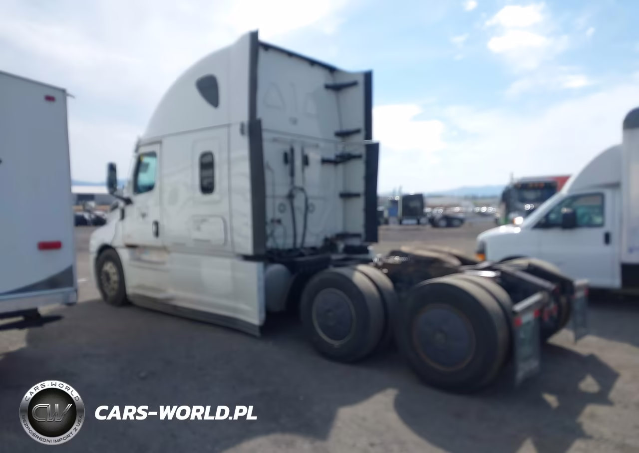 2023 Freightliner New Cascadia 126 VIN:1FUJHHDR6PLNV7839 - 17