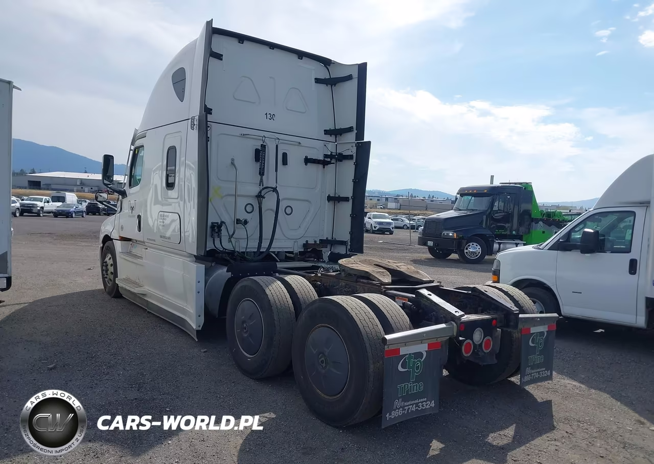 2023 Freightliner New Cascadia 126 VIN:1FUJHHDR6PLNV7839 - 3