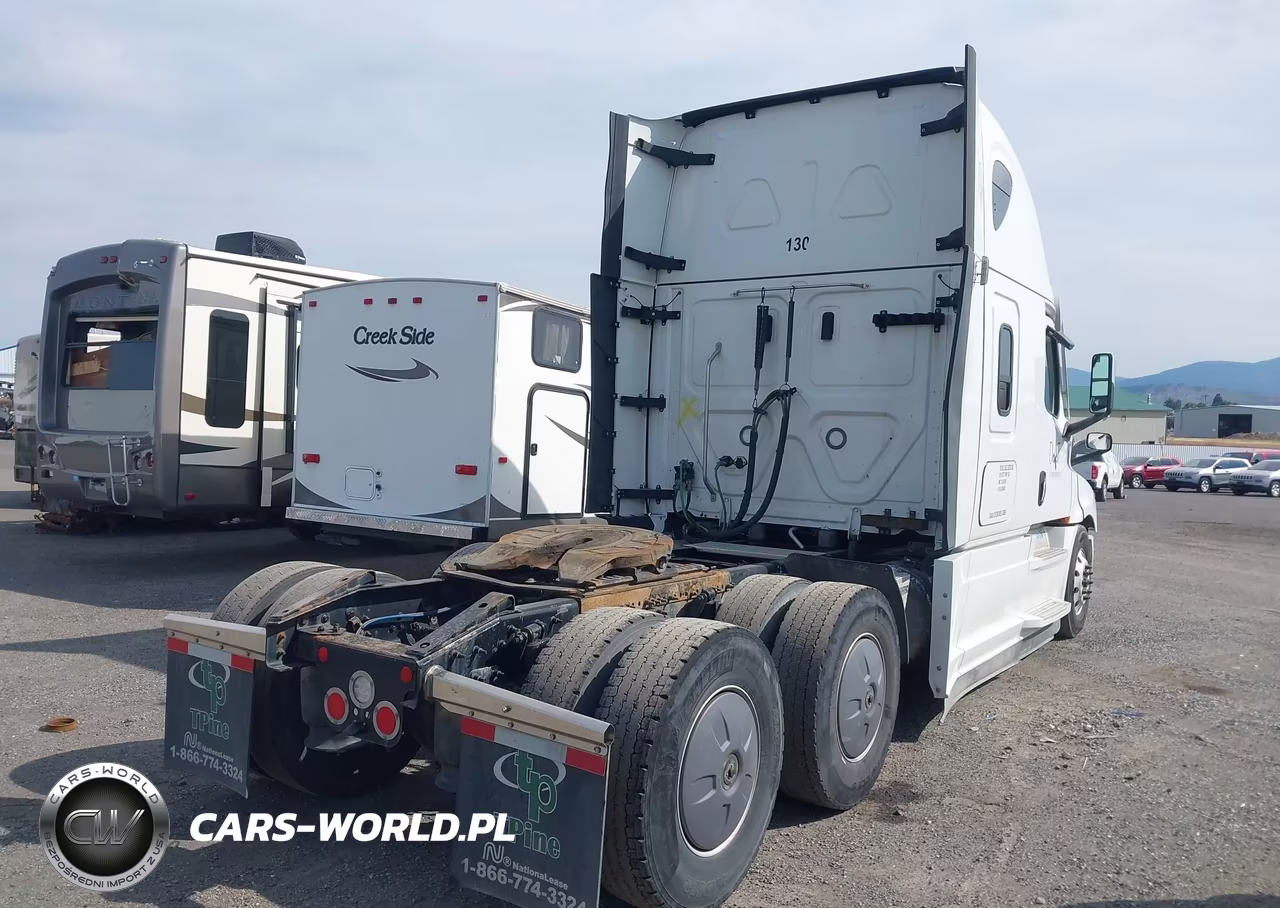 2023 Freightliner New Cascadia 126 VIN:1FUJHHDR6PLNV7839 - 4