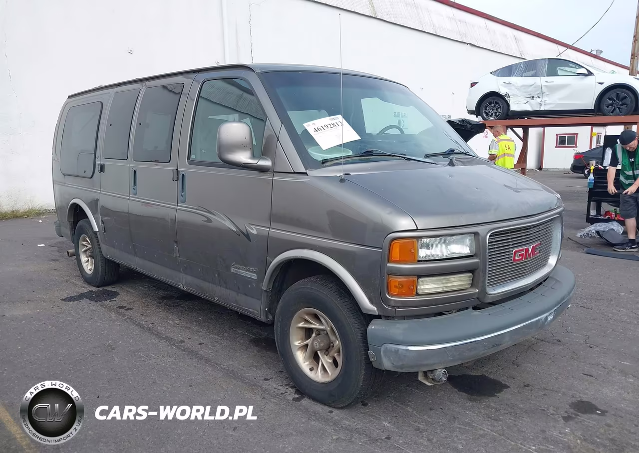 2002 GMC Savana Passenger Standard