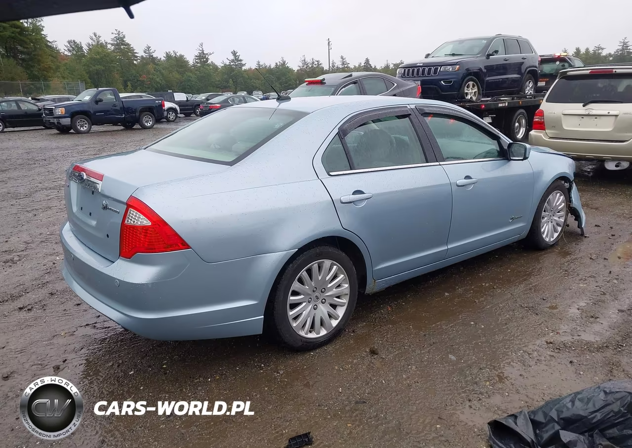 2010 Ford Fusion Hybrid VIN:3FADP0L38AR225602 - 4