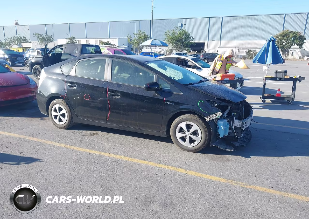 2015 Toyota Prius Two – zdjęcie 1 z 17